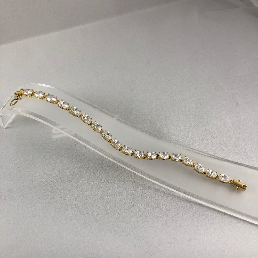 Vintage Gold and Clear Stone Bracelet - Picture 4 of 7
